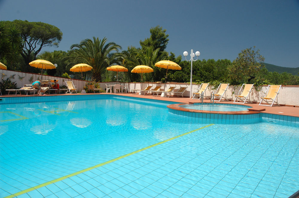 Hotel Capo Di Stella Каполивери Екстериор снимка