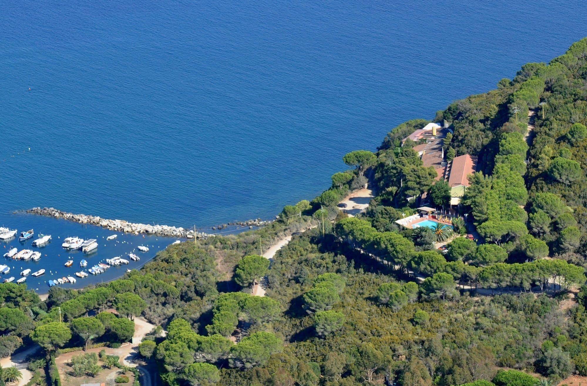 Hotel Capo Di Stella Каполивери Екстериор снимка