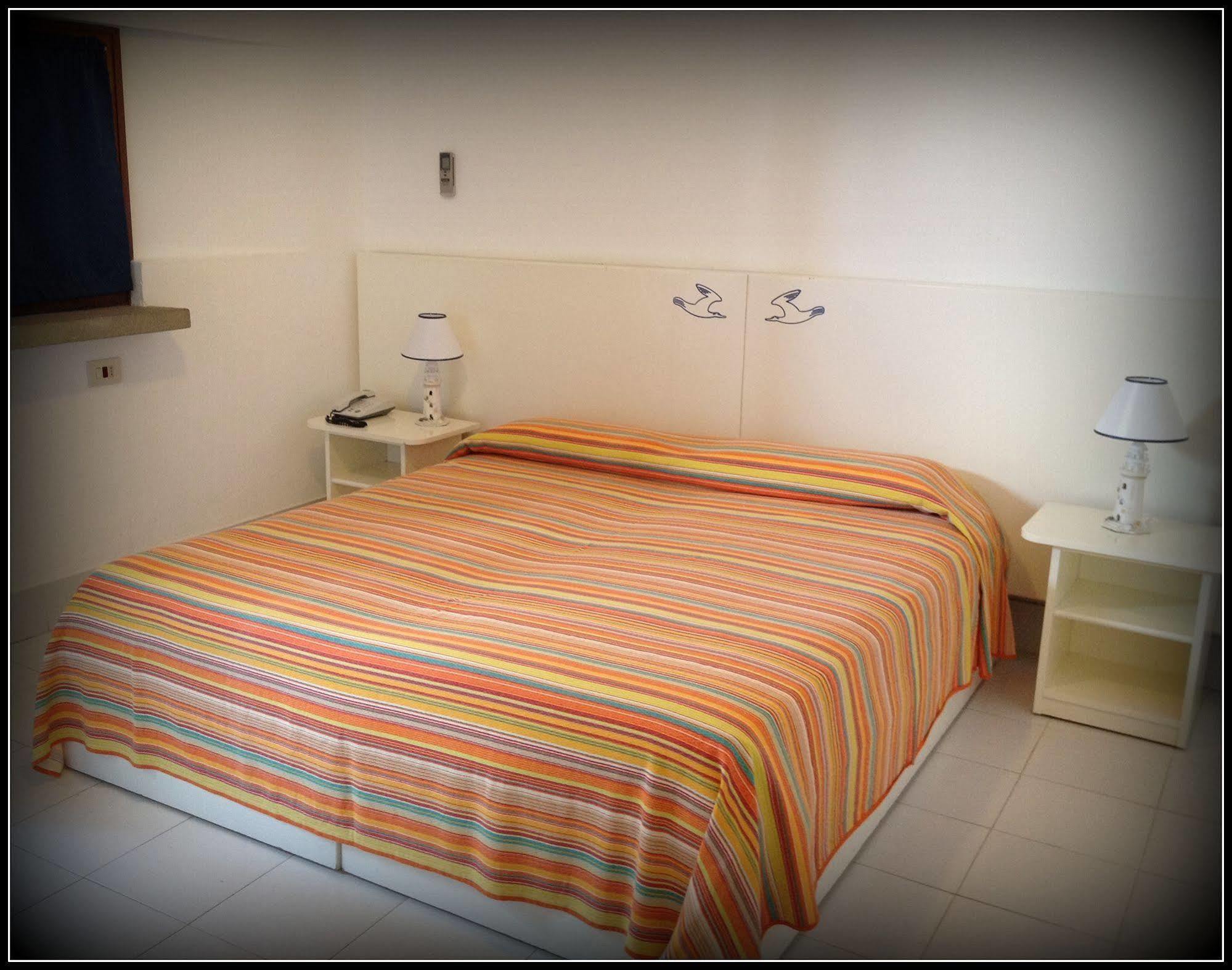 Hotel Capo Di Stella Каполивери Екстериор снимка