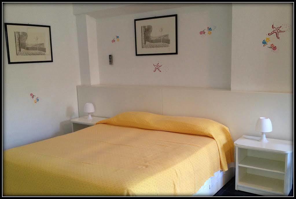 Hotel Capo Di Stella Каполивери Екстериор снимка