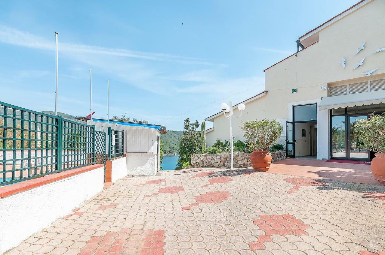 Hotel Capo Di Stella Каполивери Екстериор снимка